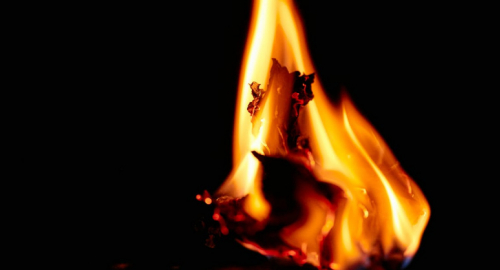 Incendio in Catalogna: Doppio Lutto a Torrefeta e l'Allarme Clima